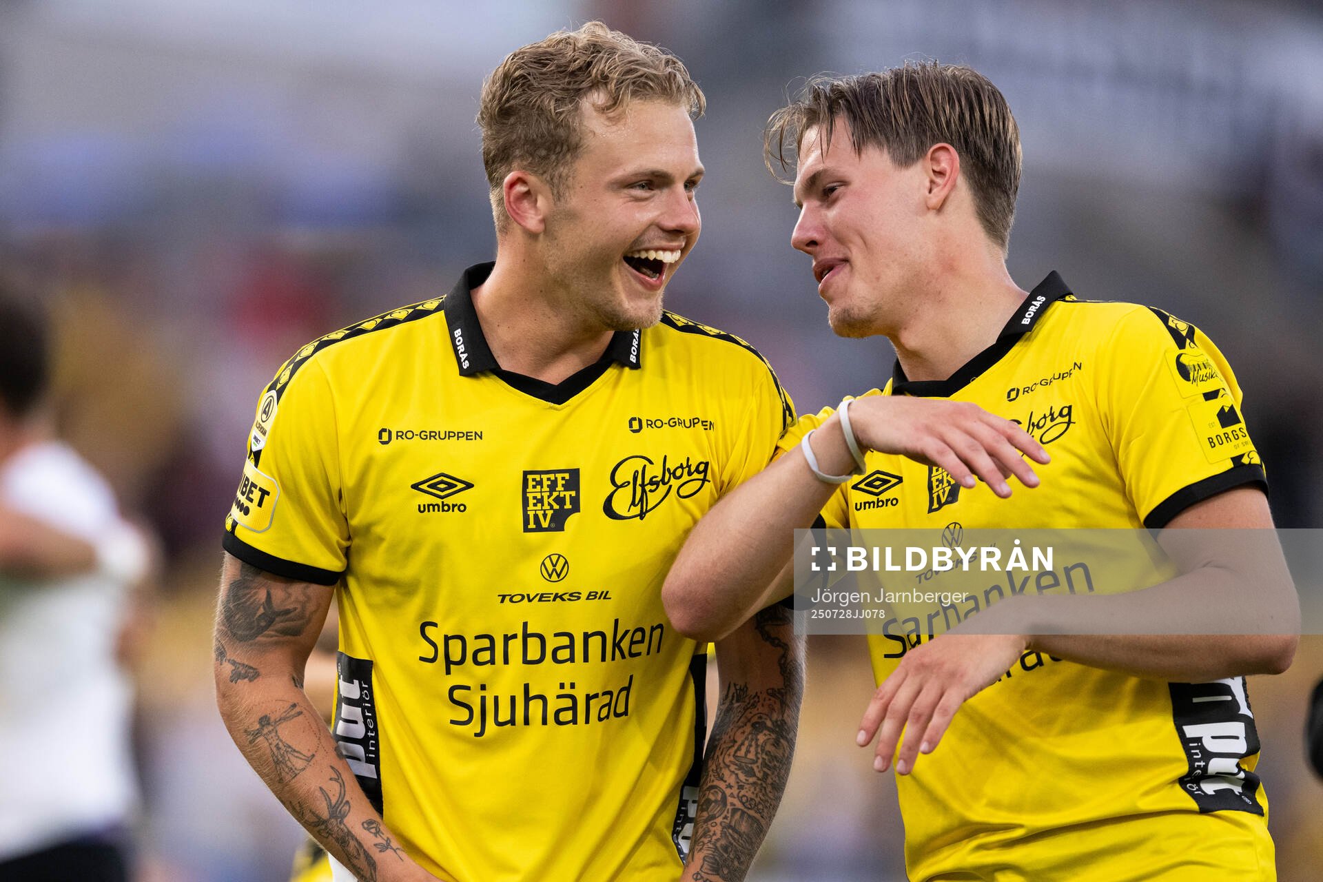 Elfsborgs Frederik Ihler och Taylor Silverholt jublar
