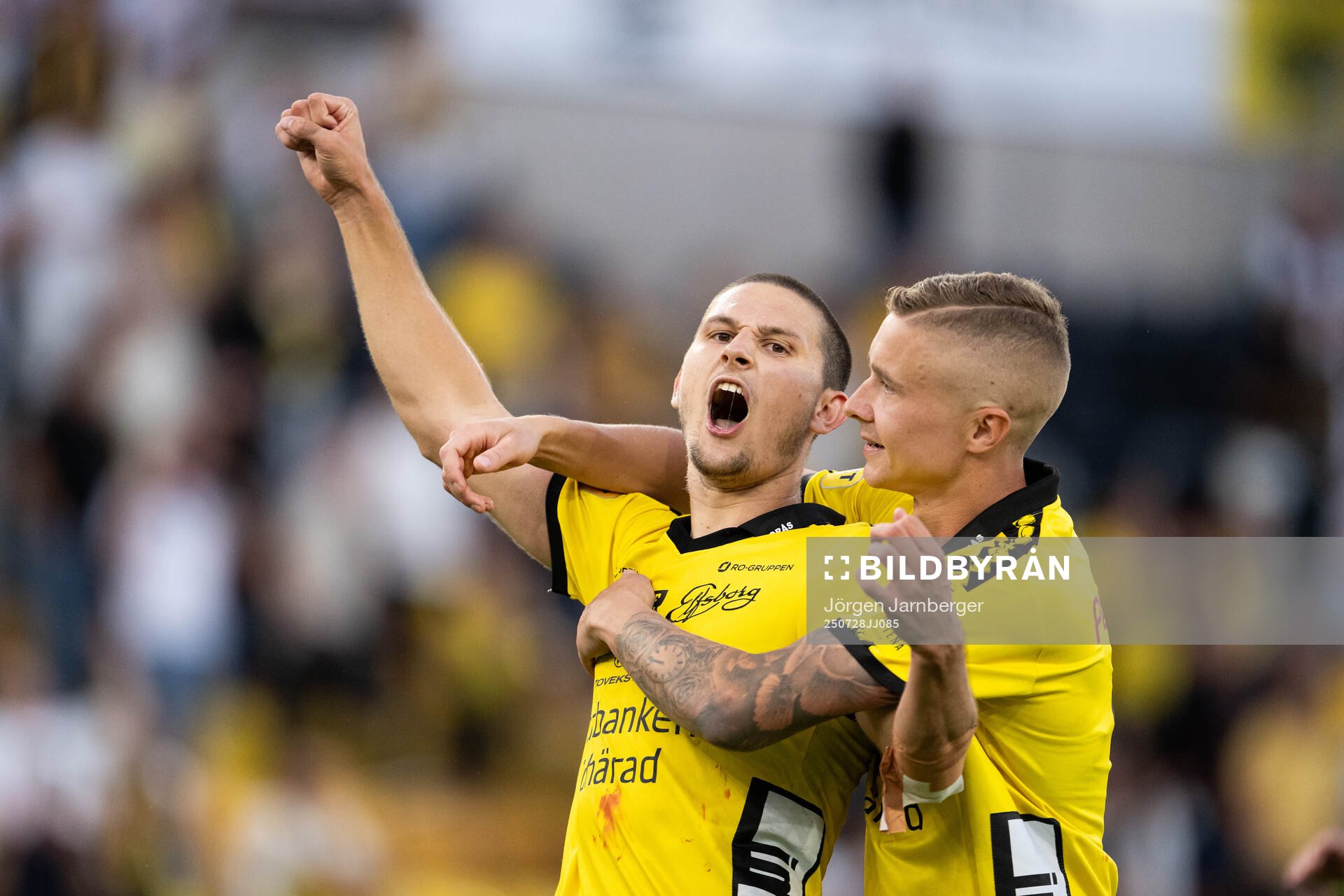 Elfsborgs Rasmus Wikström och Sebastian Holmen jublar