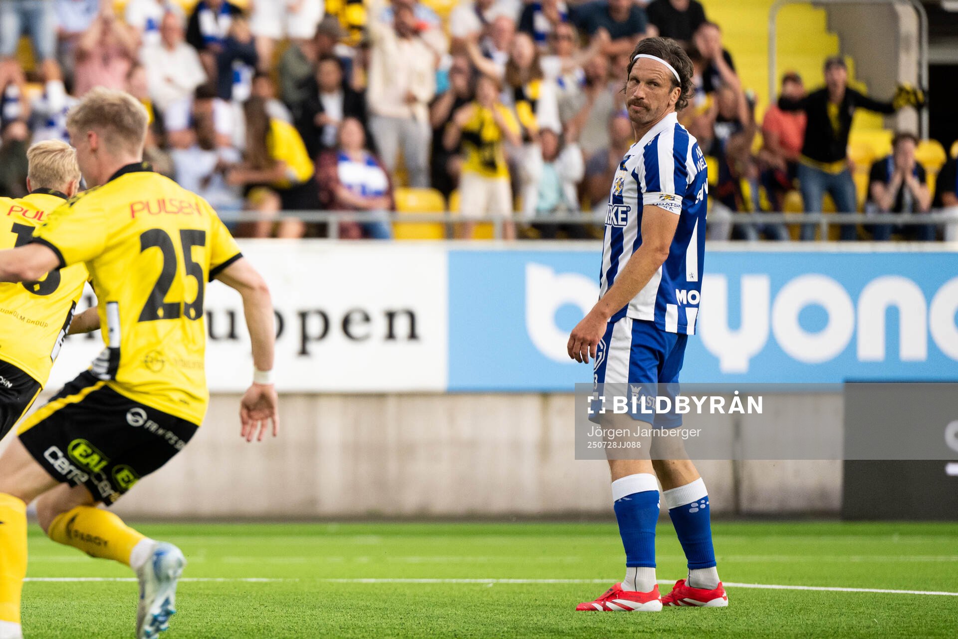 IFK Göteborgs målvakt Elis Bishesari och Gustav Svensson