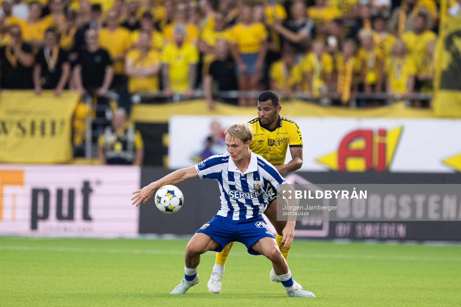 IFK Göteborgs Max Fenger och Elfsborgs Wenderson Oliveira