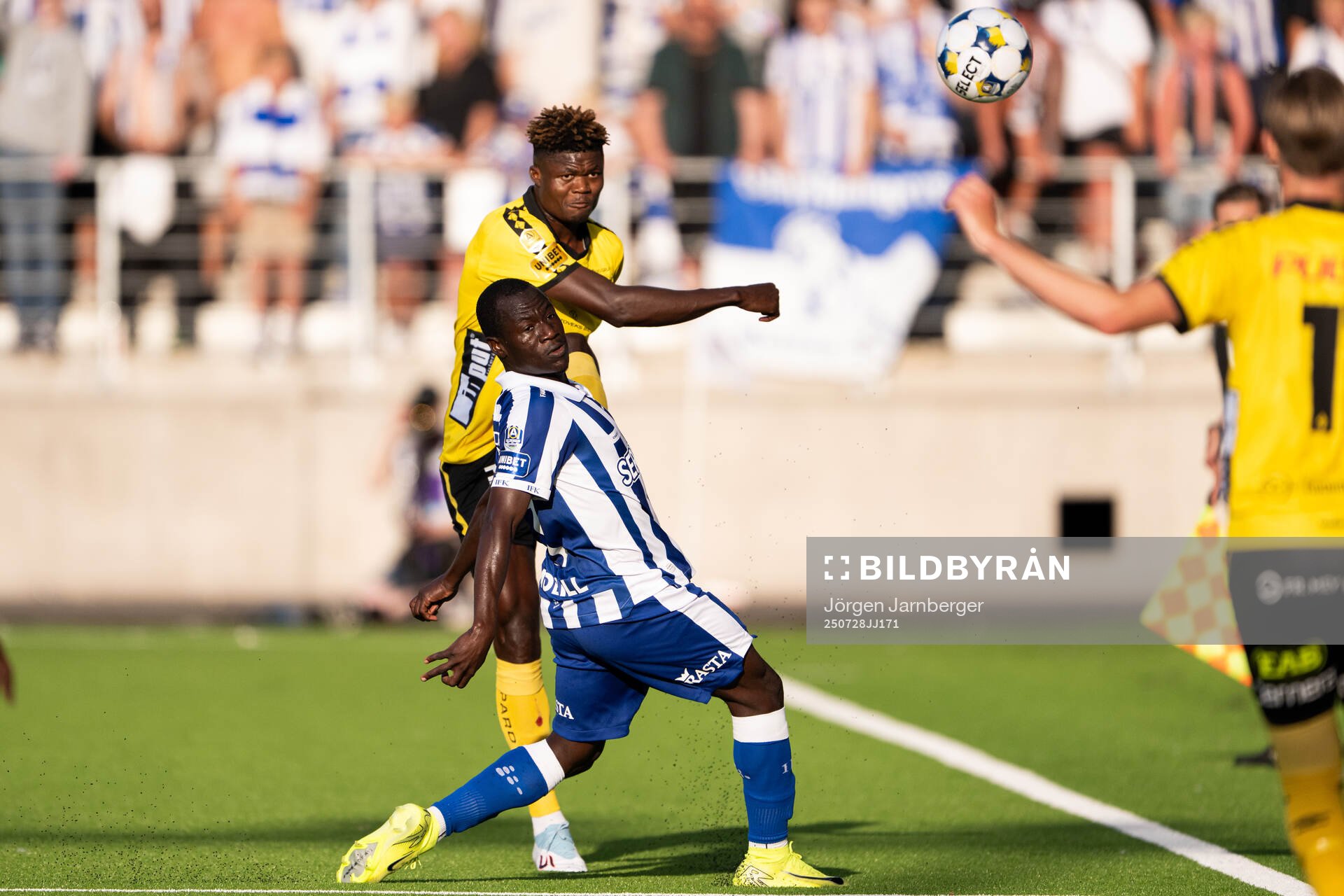 Elfsborgs Terry Yegbe och IFK Göteborgs Saidou Alioum