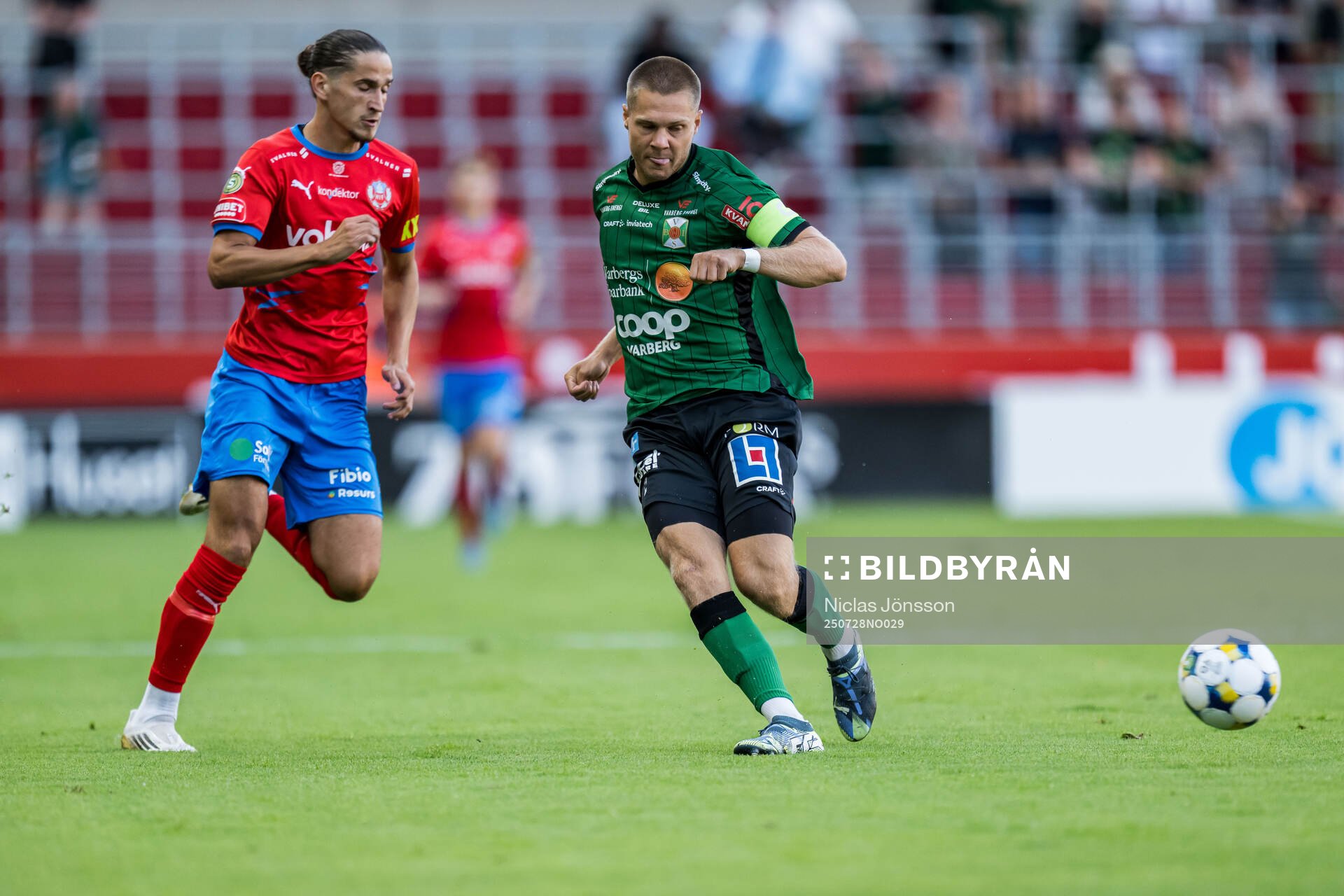 Helsingborgs Ervin Gigovic och Varbergs Gustav Broman