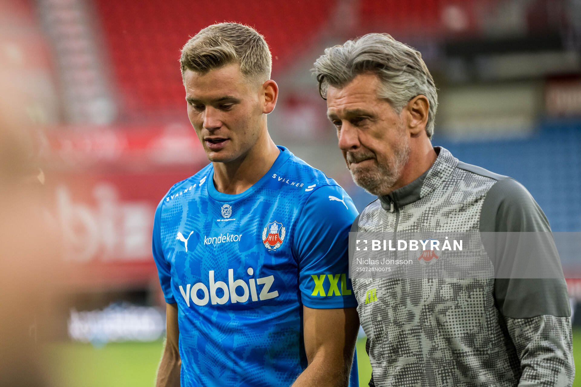 Helsingborgs målvakt Johan Brattberg och assisterande