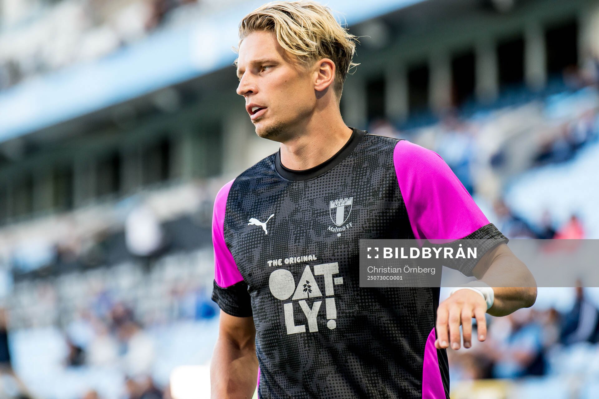 Jens Stryger Larsen of Malmö FF ahead ofof the UEFA