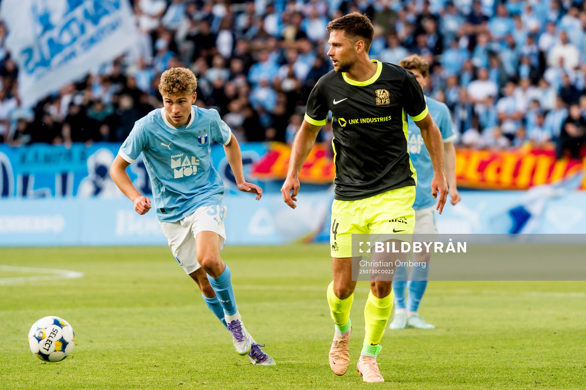 Hugo Bolin of Malmö FF and Roberts Veips of FK RFS