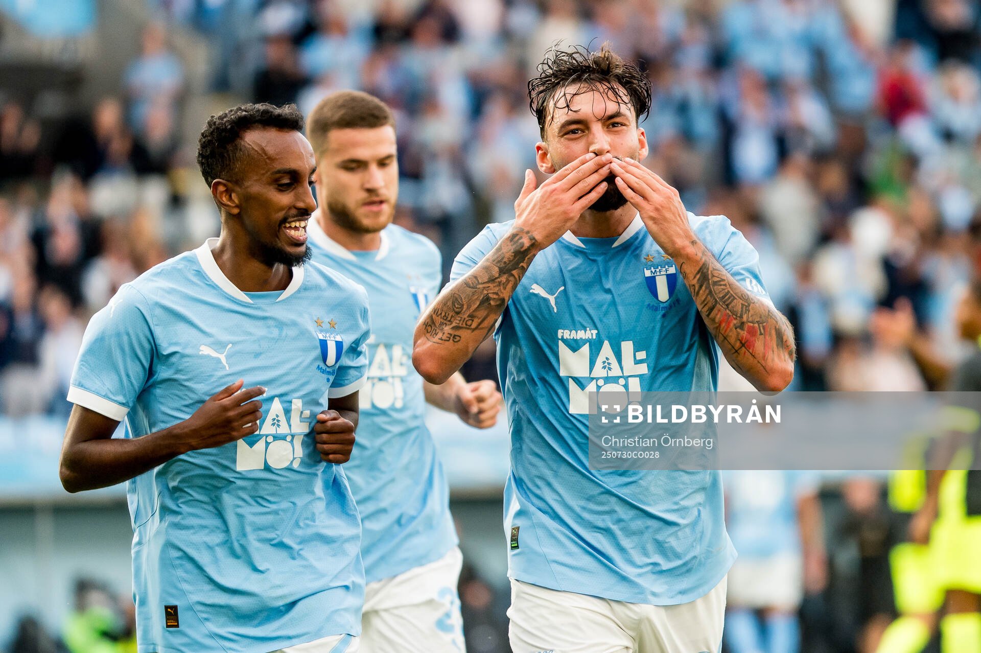 Sead Haksabanovic of Malmö FF celebrates