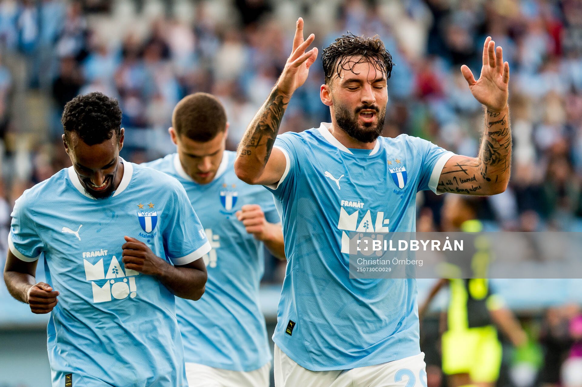 Sead Haksabanovic of Malmö FF celebrates
