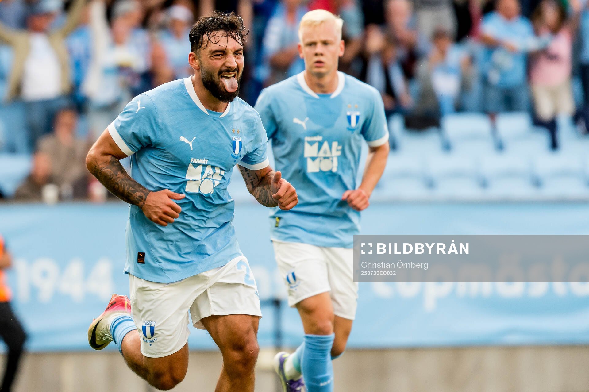 Sead Haksabanovic of Malmö FF celebrates