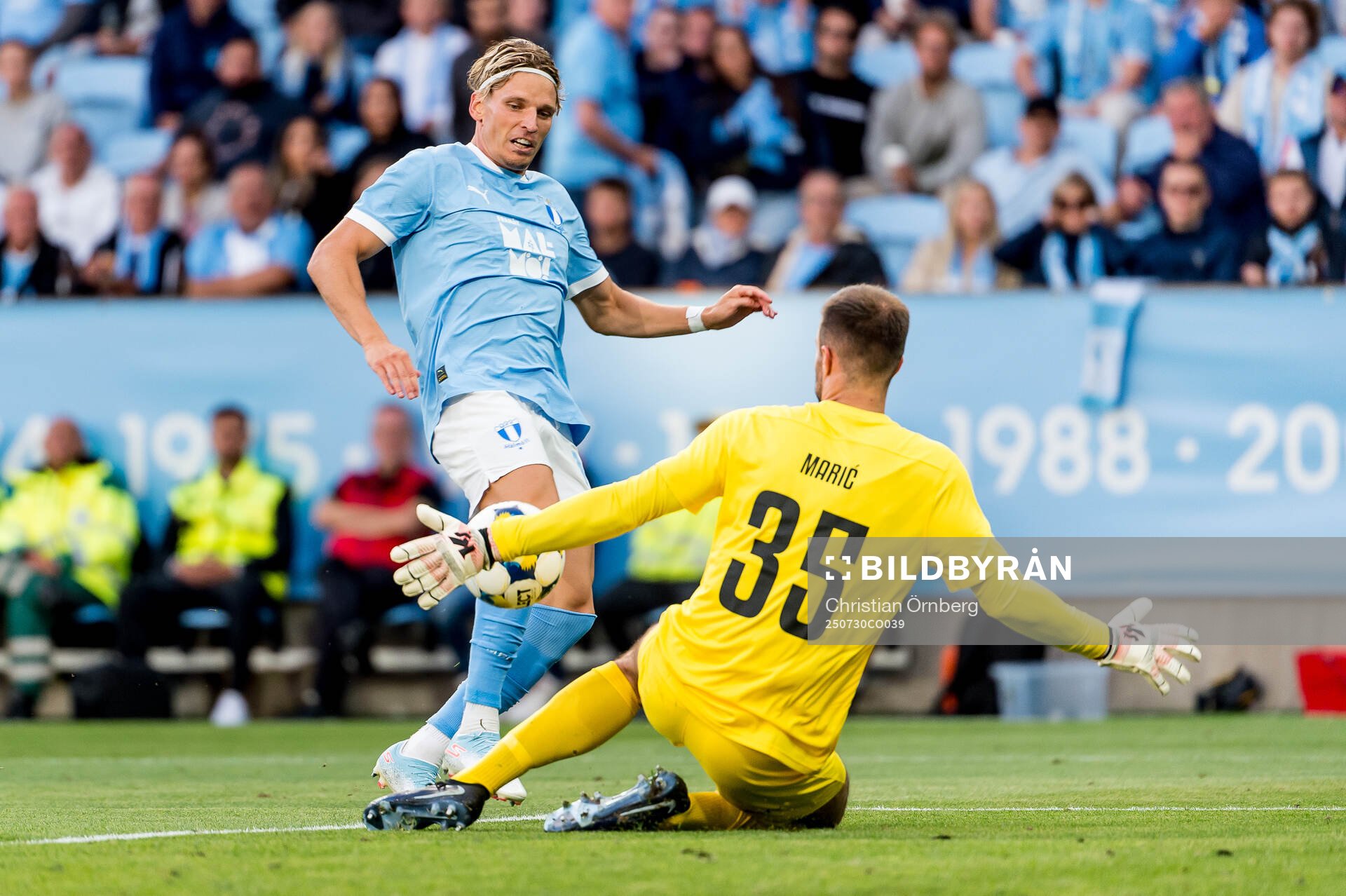 Jens Stryger Larsen of Malmö FF and goalkeeper Marko Maric