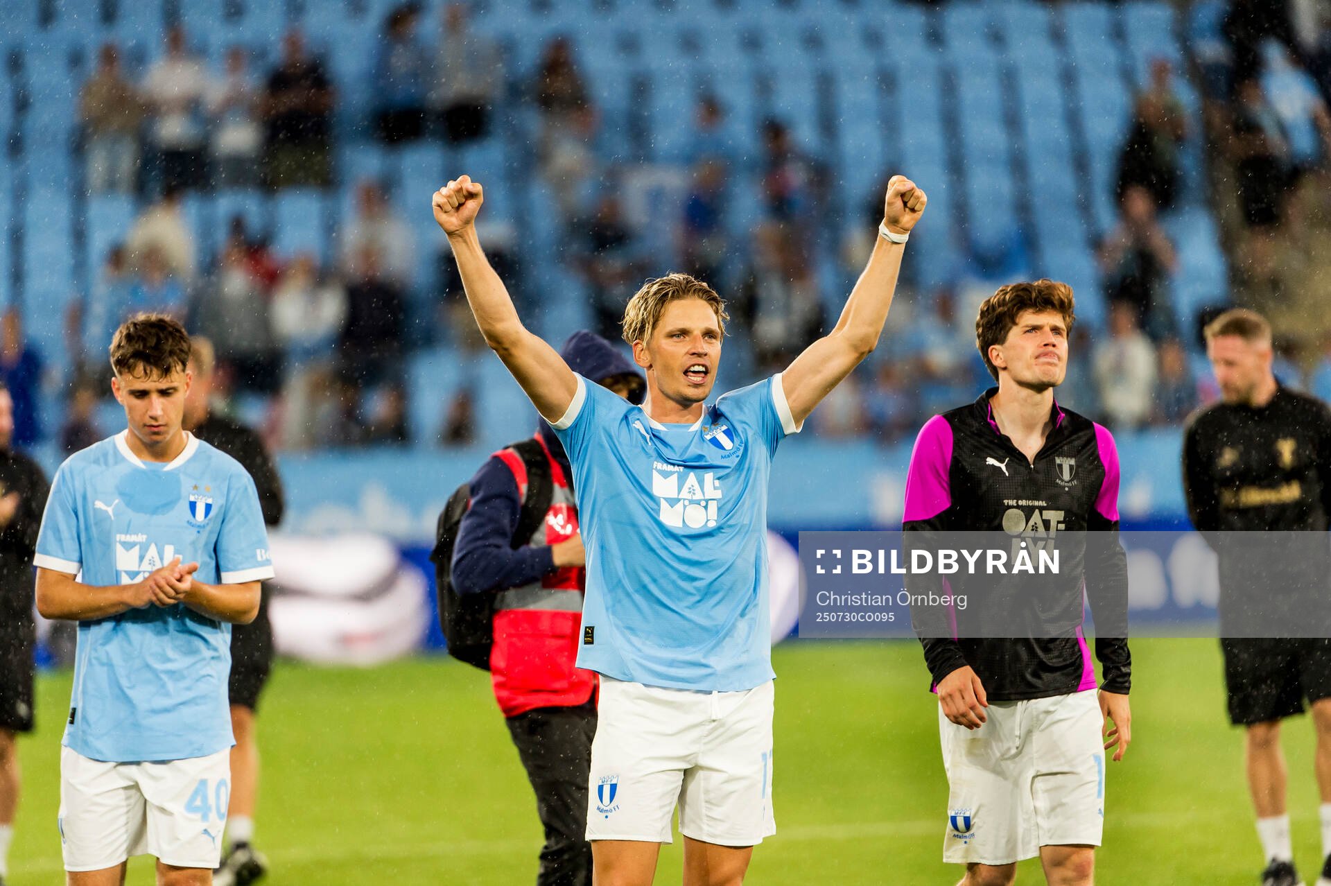 Jens Stryger Larsen of Malmö celebrates