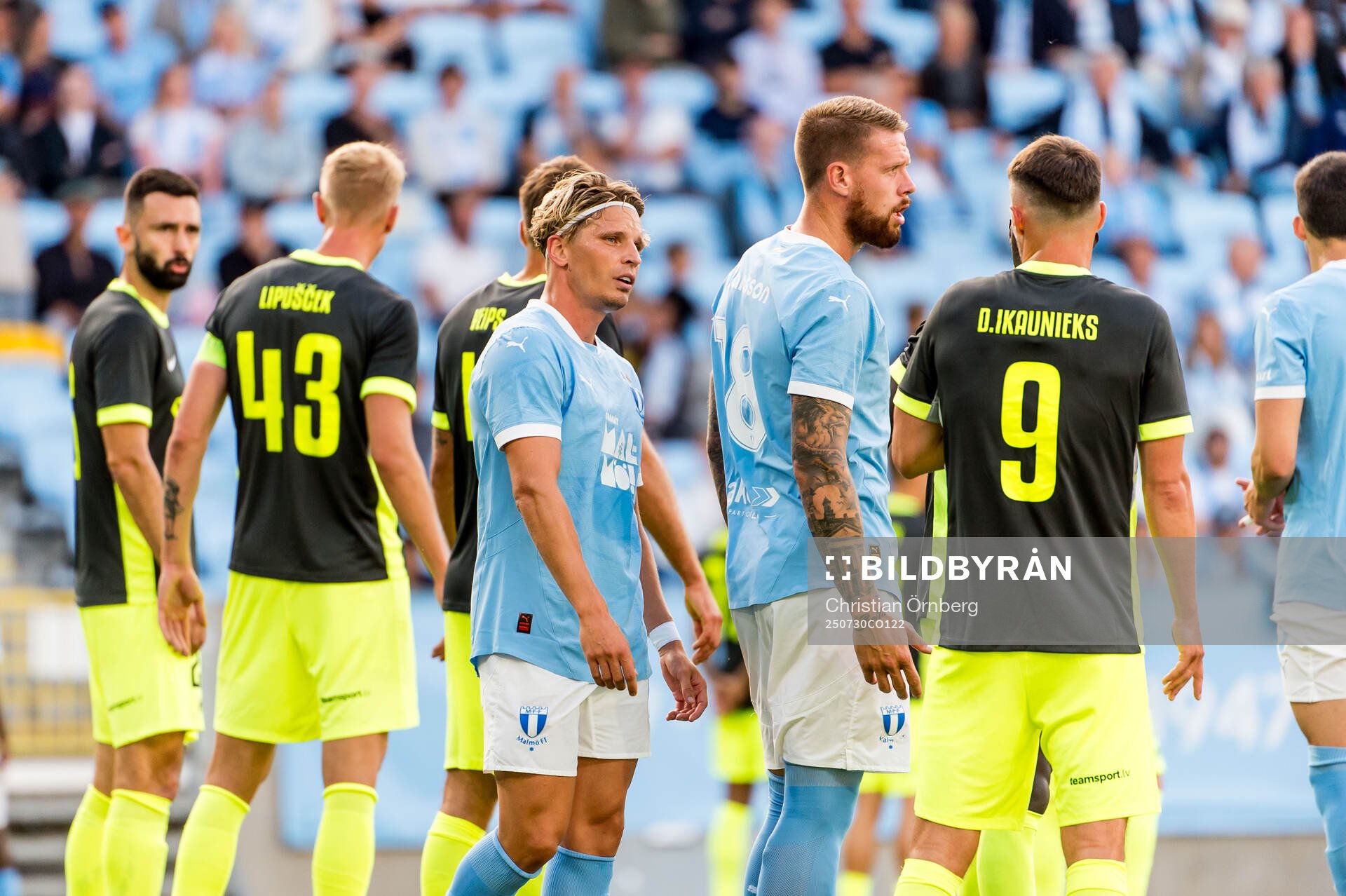 Jens Stryger Larsen and Pontus Jansson of Malmö FF