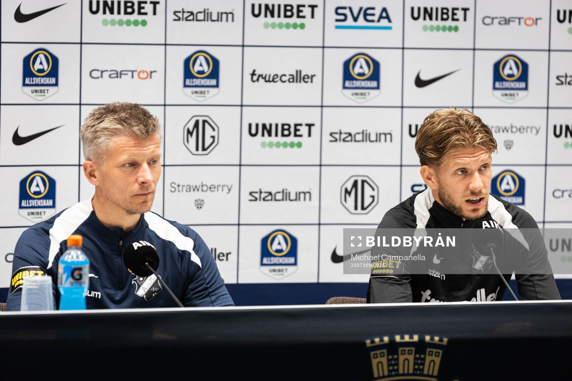AIK head coach Mikkjal Thomassen and Anton Salétros