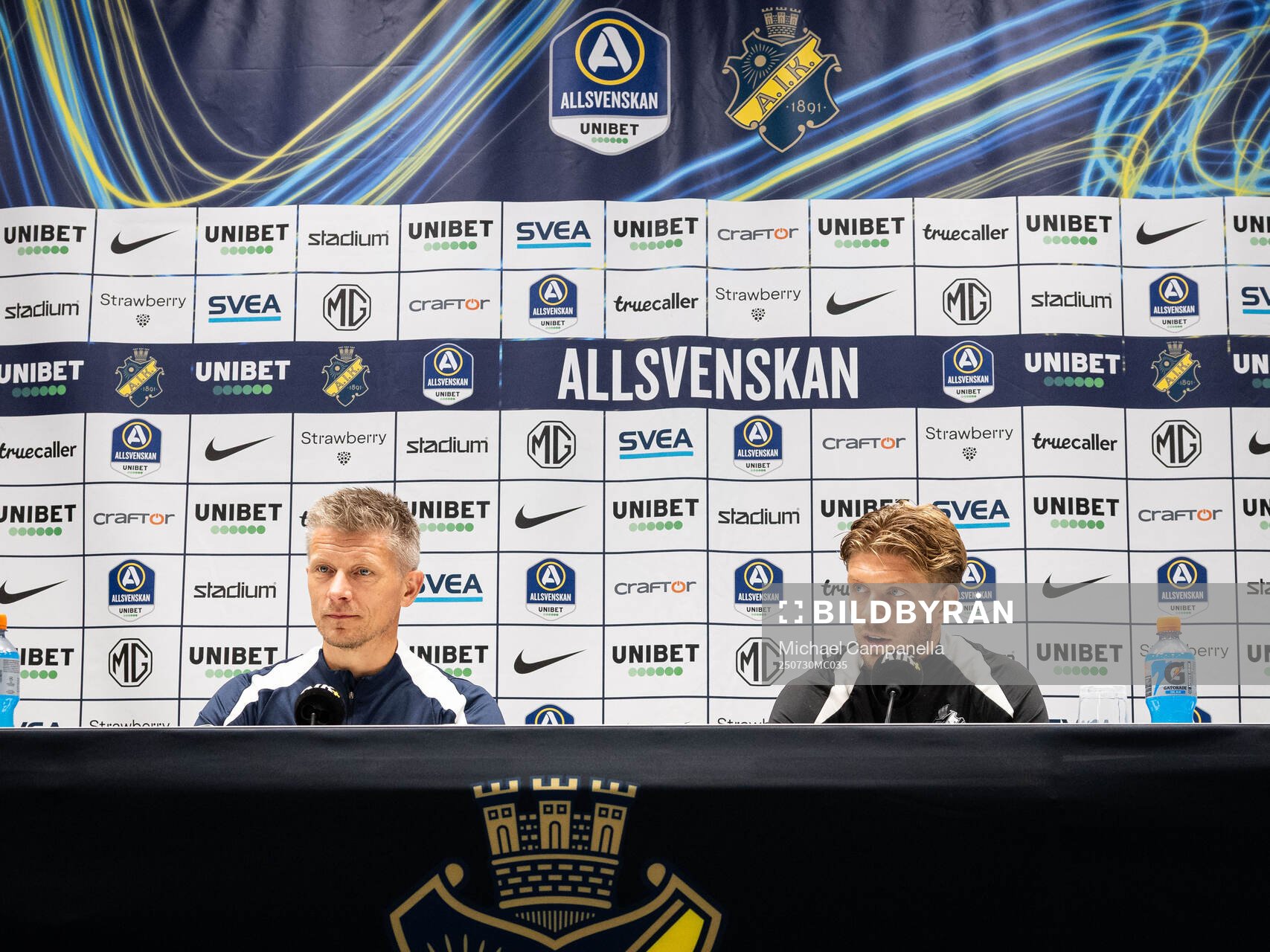 AIK head coach Mikkjal Thomassen and Anton Salétros