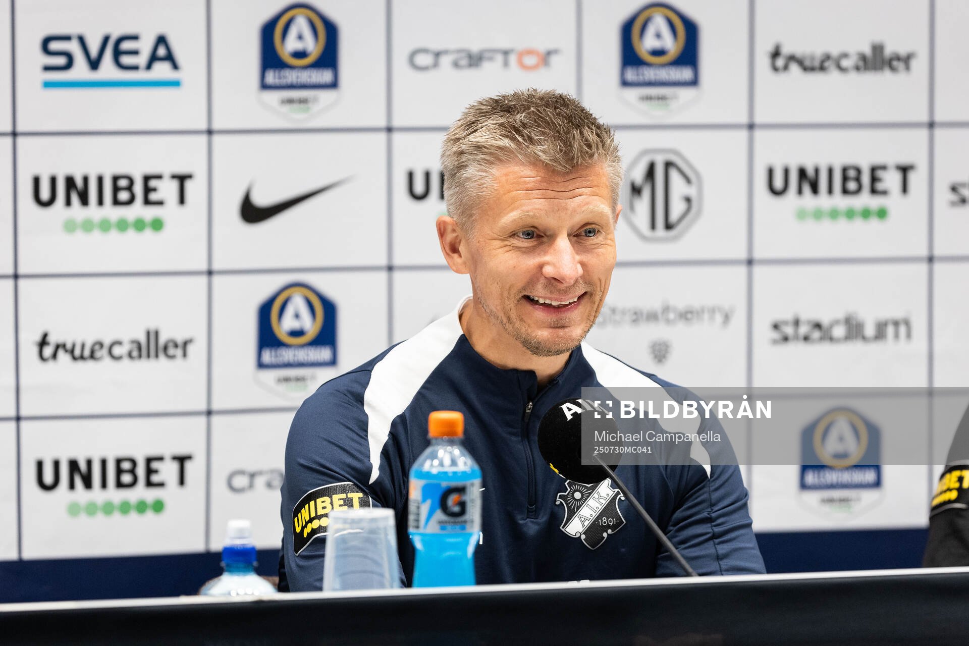 AIK head coach Mikkjal Thomassen