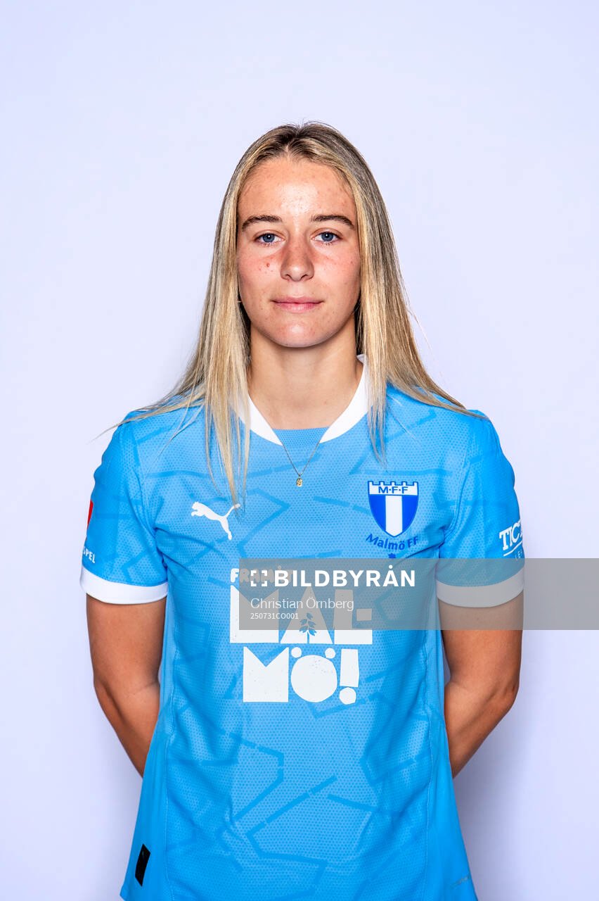 Malmö FF presenterar Courtney Nevin som ny spelare