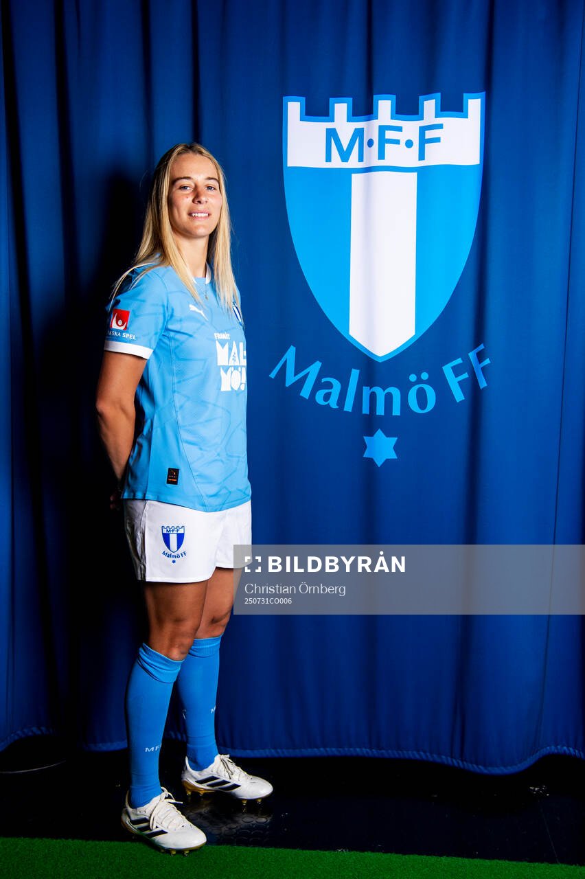 Malmö FF presenterar Courtney Nevin som ny spelare