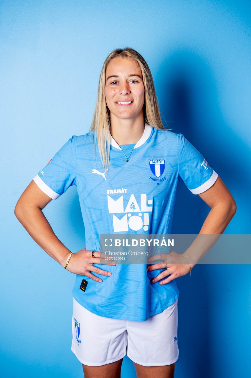 Malmö FF presenterar Courtney Nevin som ny spelare