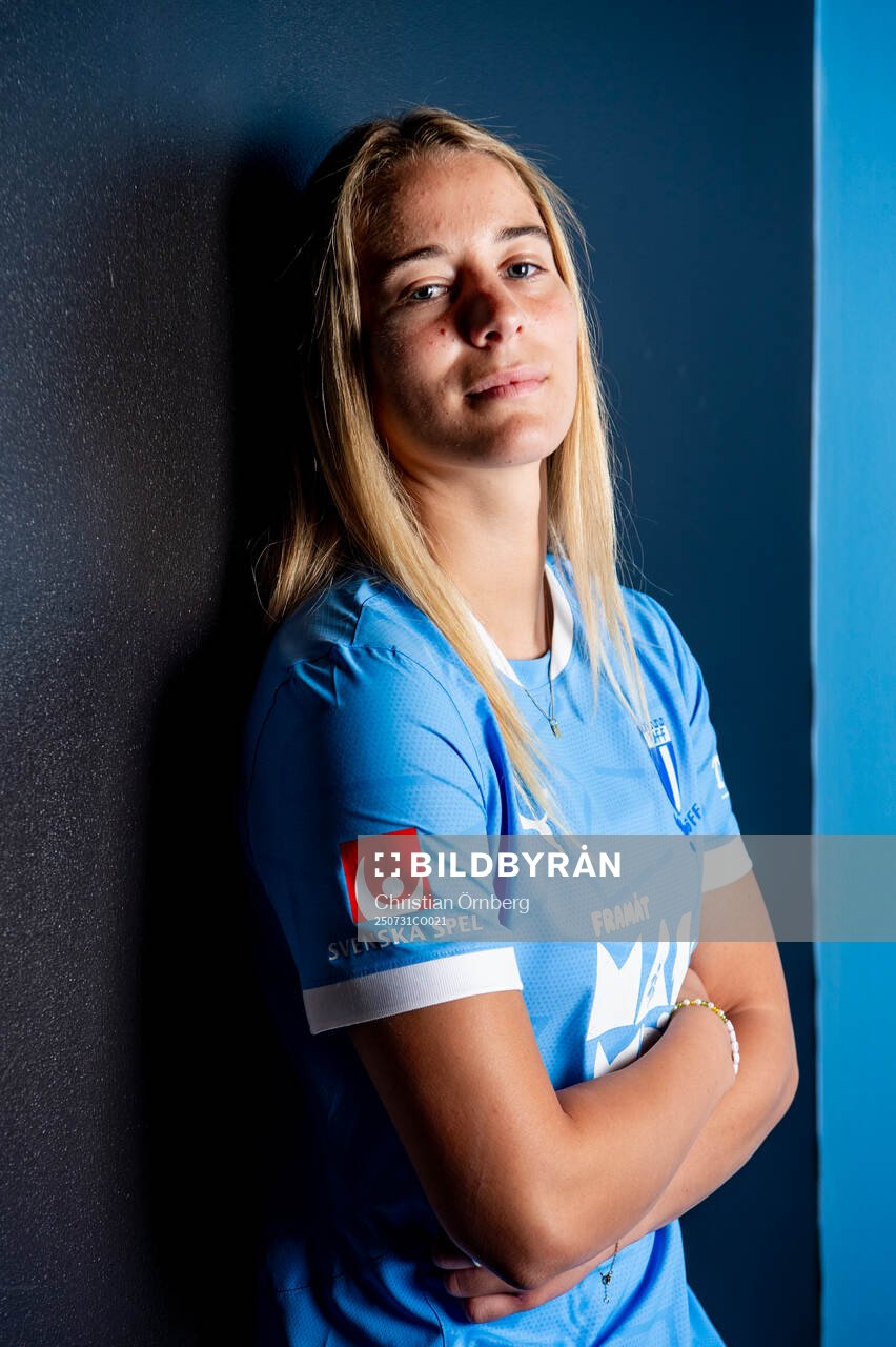 Malmö FF presenterar Courtney Nevin som ny spelare