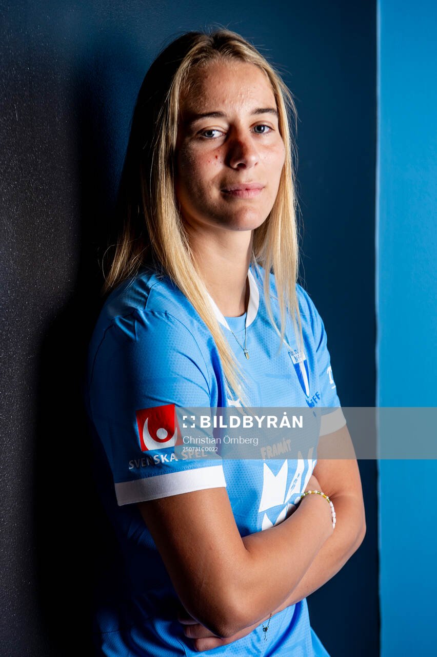Malmö FF presenterar Courtney Nevin som ny spelare
