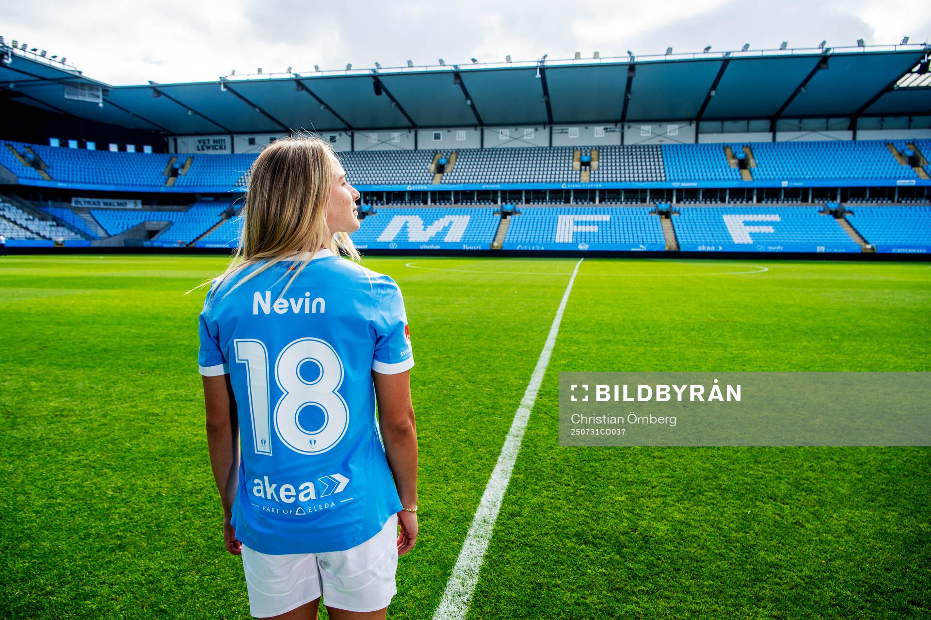 Malmö FF presenterar Courtney Nevin som ny spelare