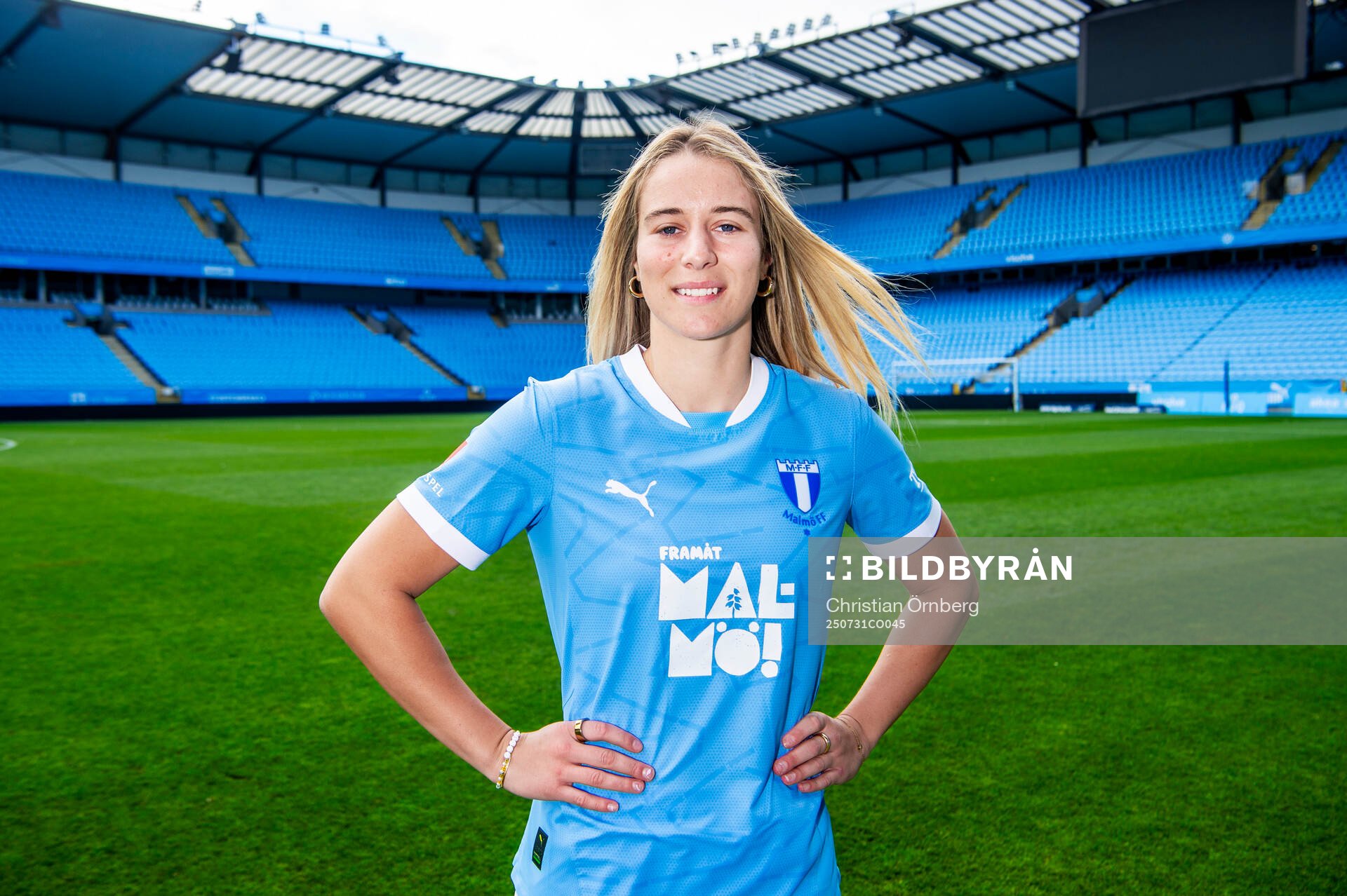 Malmö FF presenterar Courtney Nevin som ny spelare
