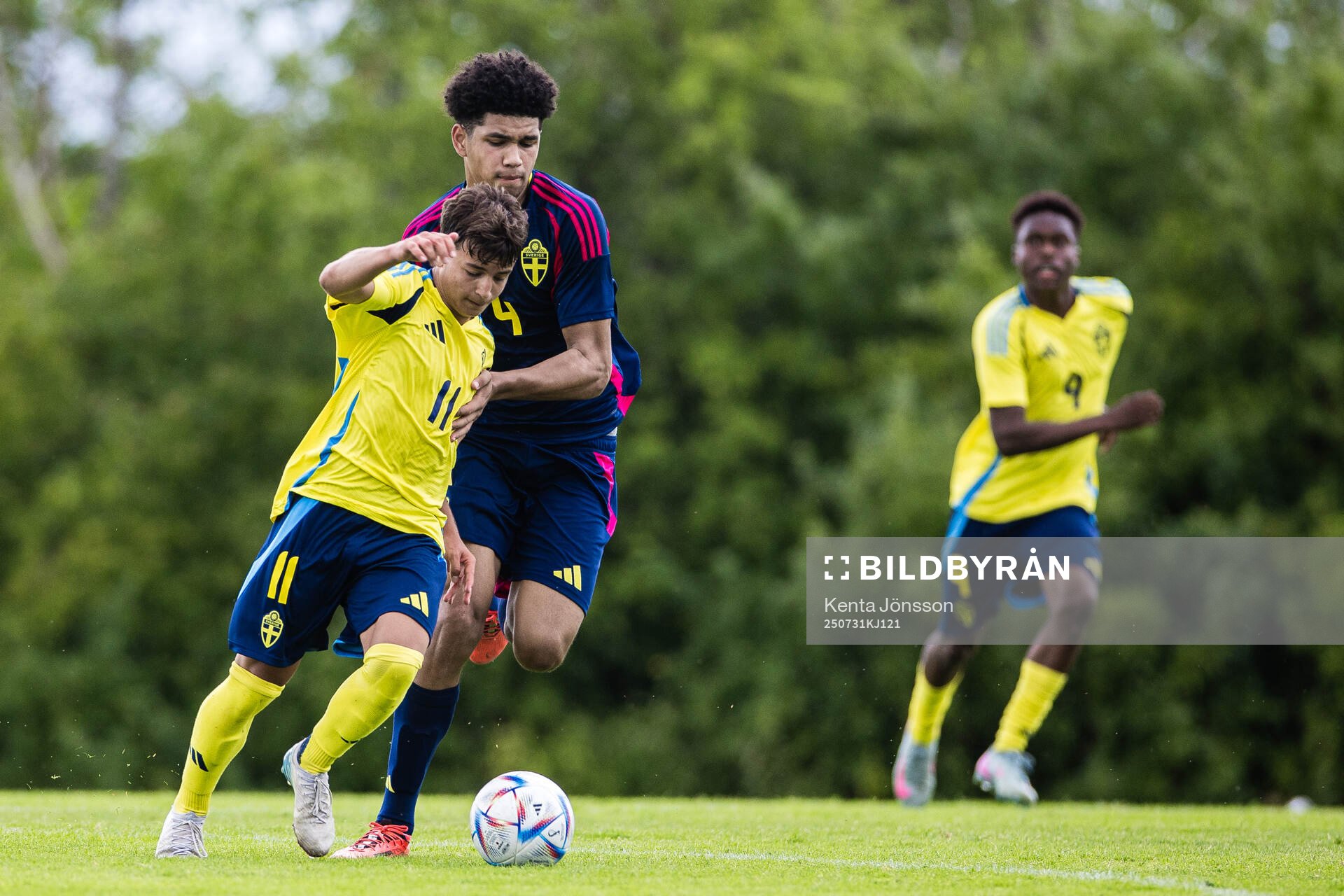 Drilon Qitaku och Adrian Salvador