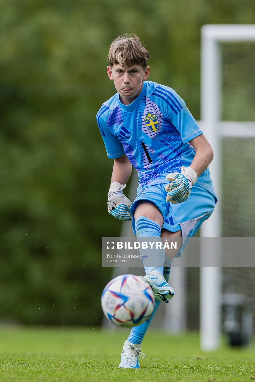 Målvakt Amadeus Jarlsdal Sremcevic