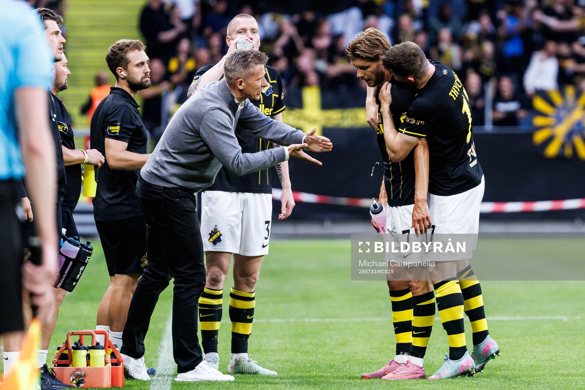 Coach Mikkjal Thomassen, Anton Salétros and Mads Døhr