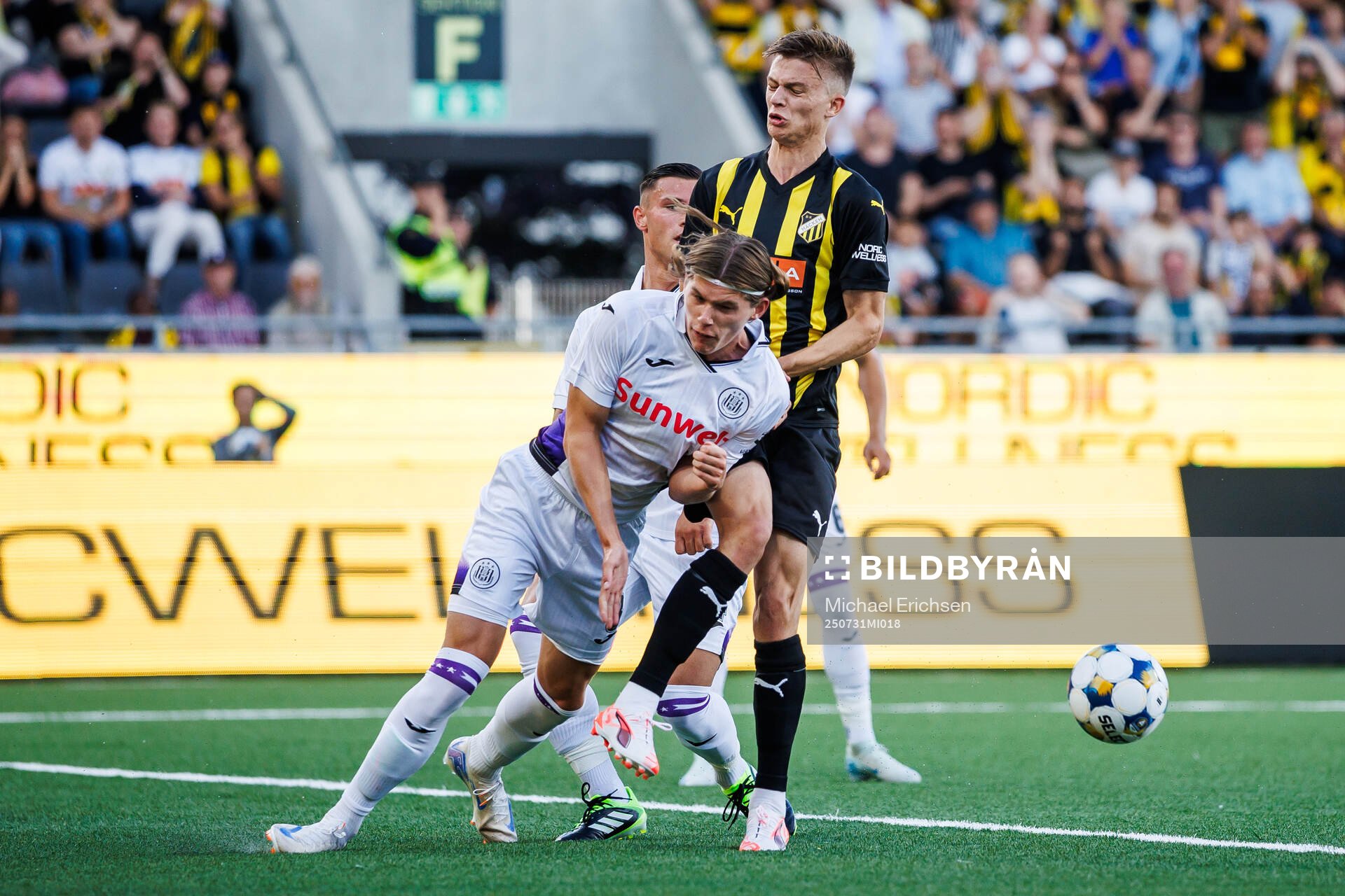 Lucas Hey of Anderlecht and Adrian Svanbäck of Häcken