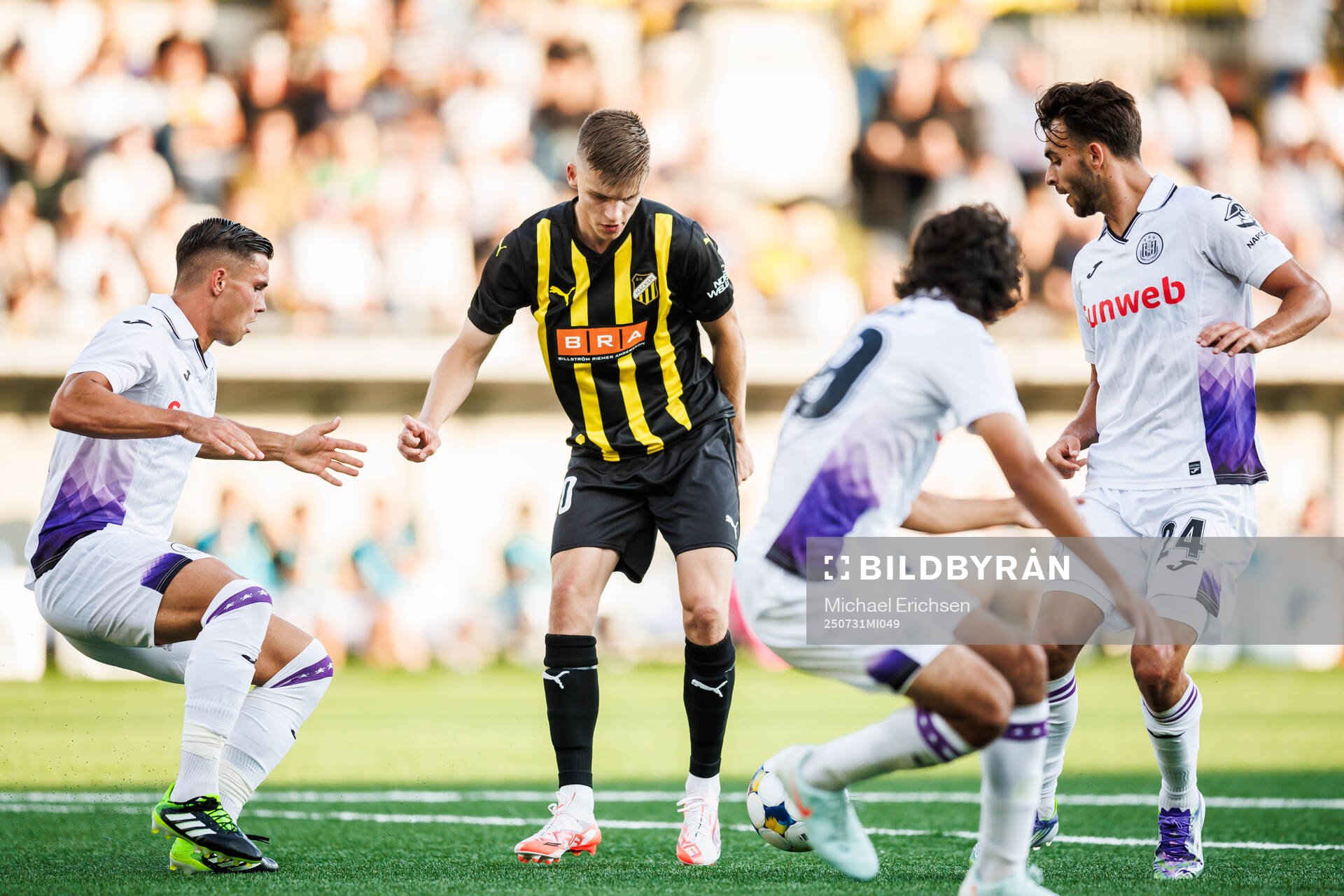 Adrian Svanbäck of Häcken against Jan-Carlo Simic and