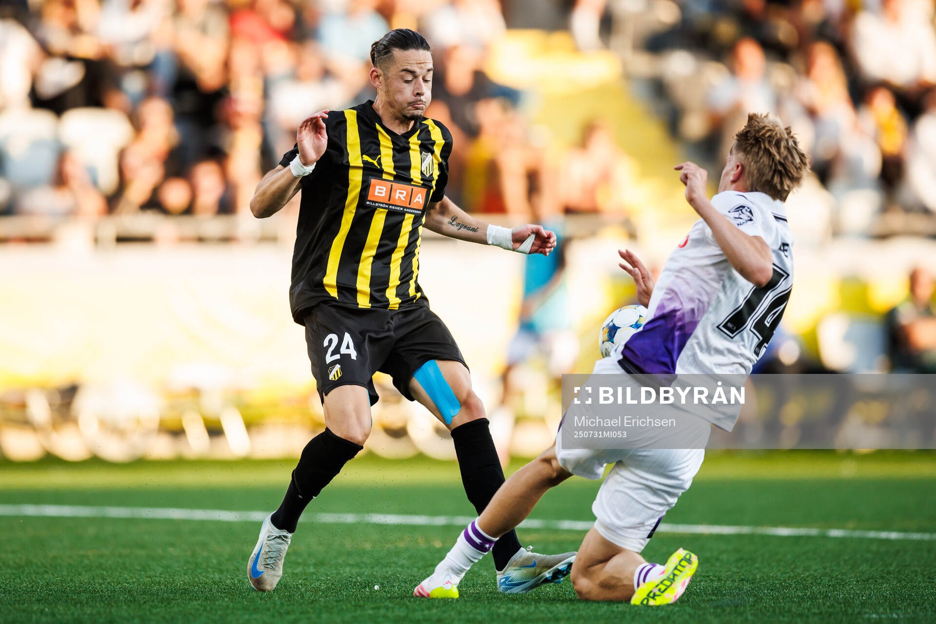 Amor Layouni of Häcken and Nathan De Cat of Anderlecht