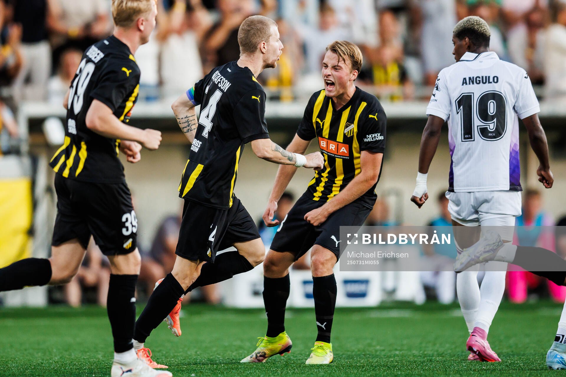 Simon Gustafson of Häcken celebrates