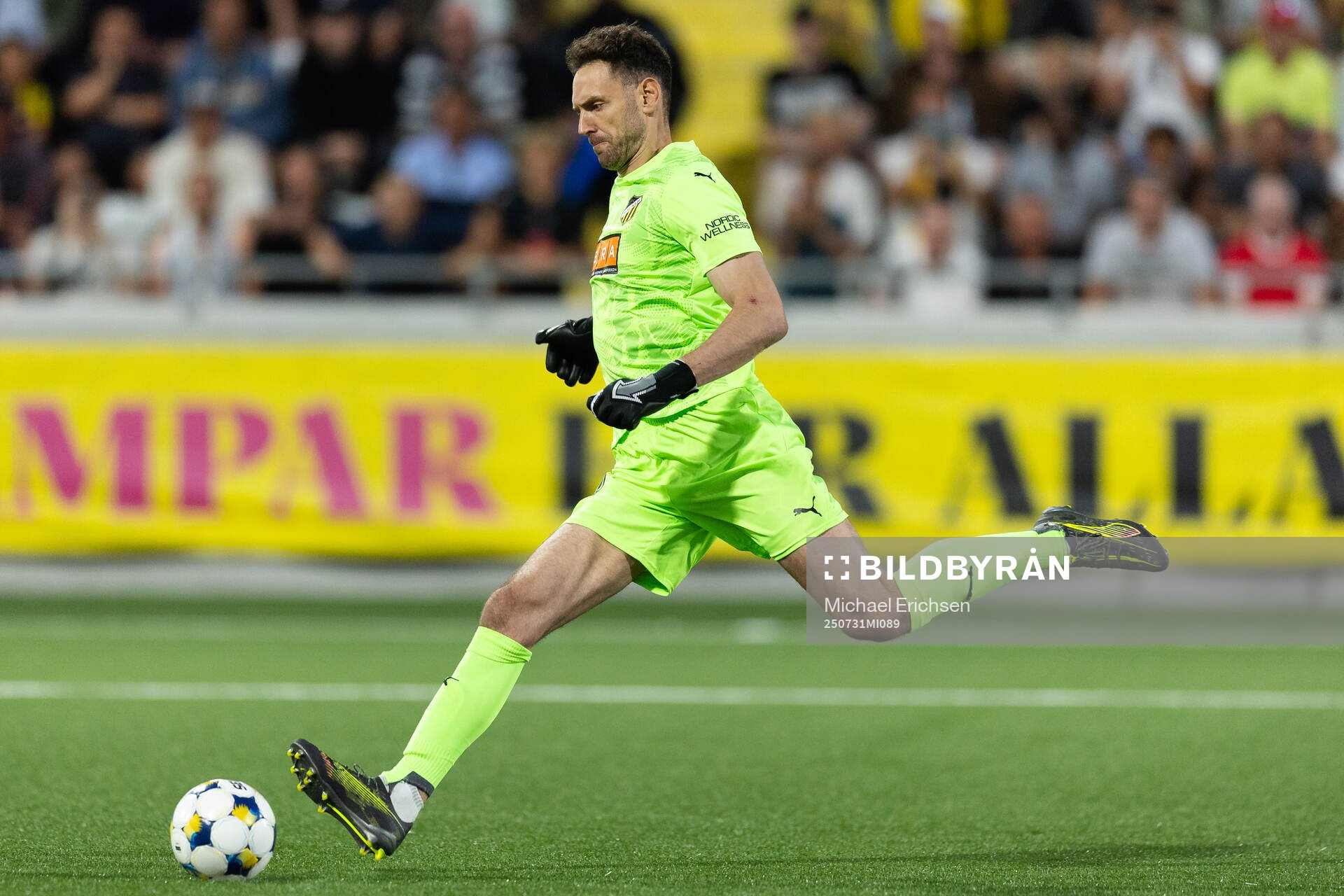 Goalkeeper Etrit Berisha of Häcken scores the decisive