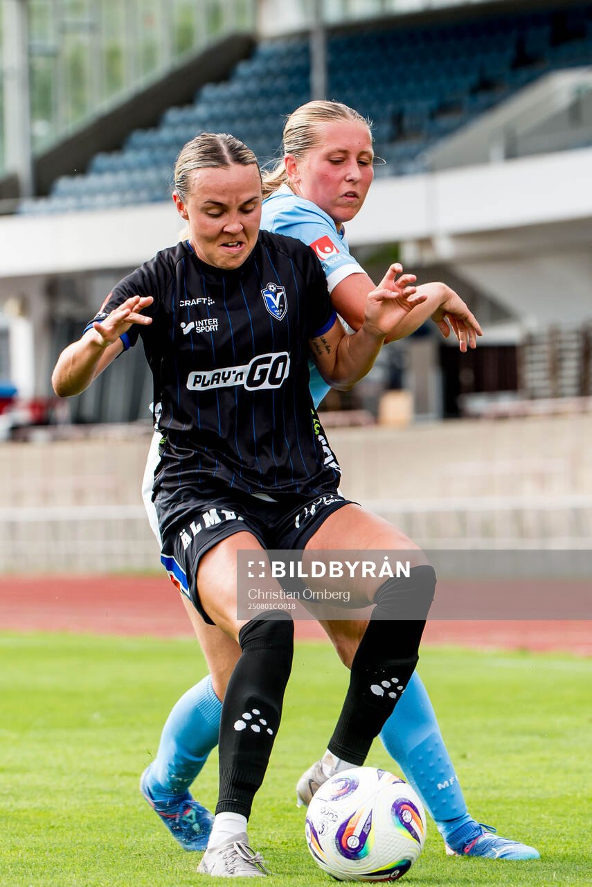 Växjö DFFs Larkin Russel och Malmö FFs Petronella Winblad