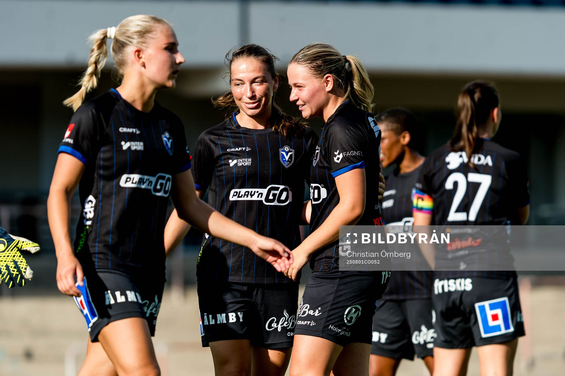 Växjö DFFs spelare jublar