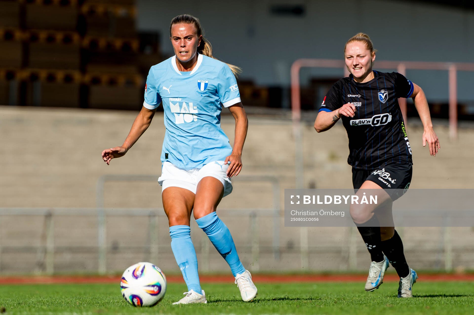 Malmö FFs Elin Björklund och Växjö DFFs Sophia
