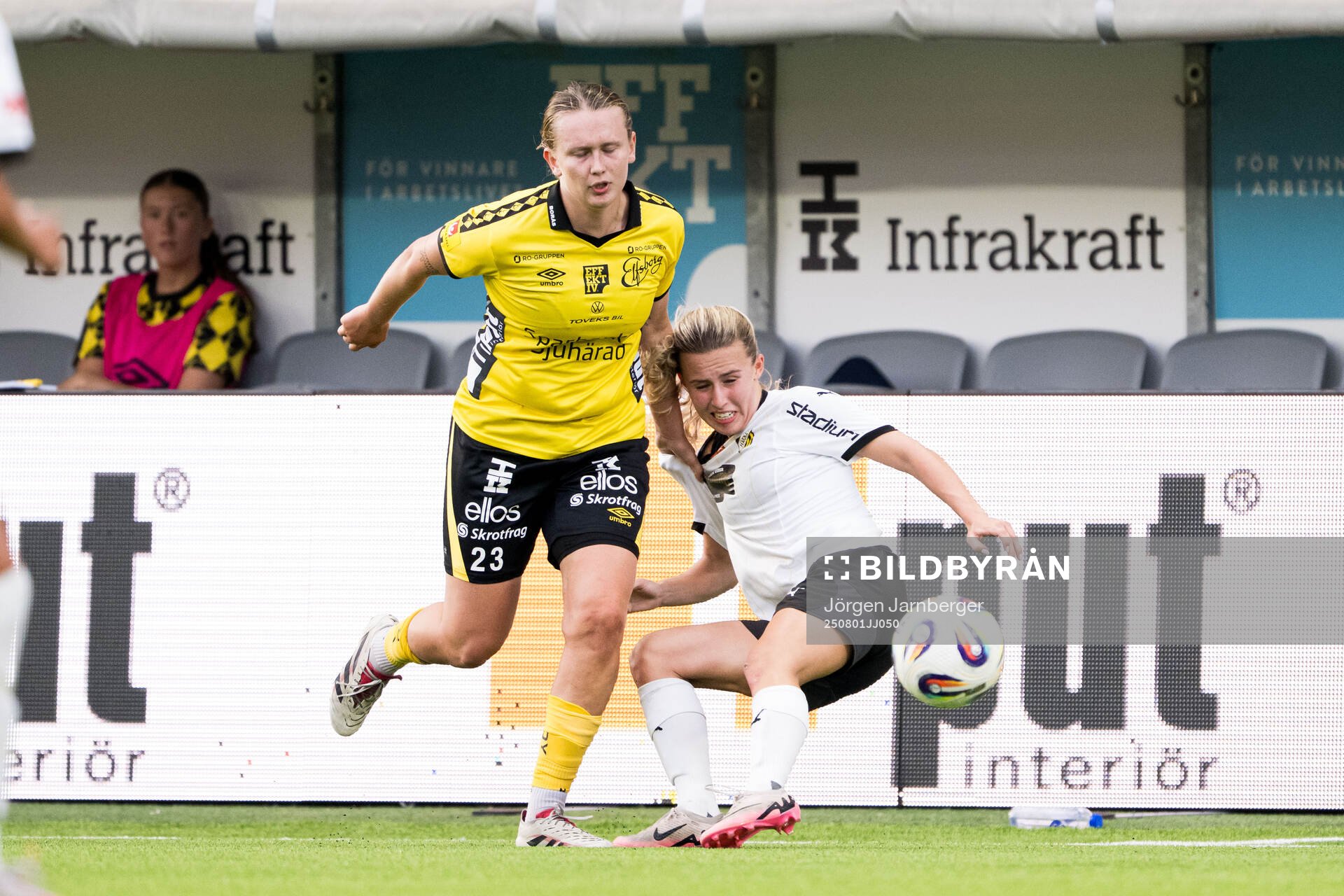 Elfsborgs Ellen Nilsson och Häckens Nathalie Staaf