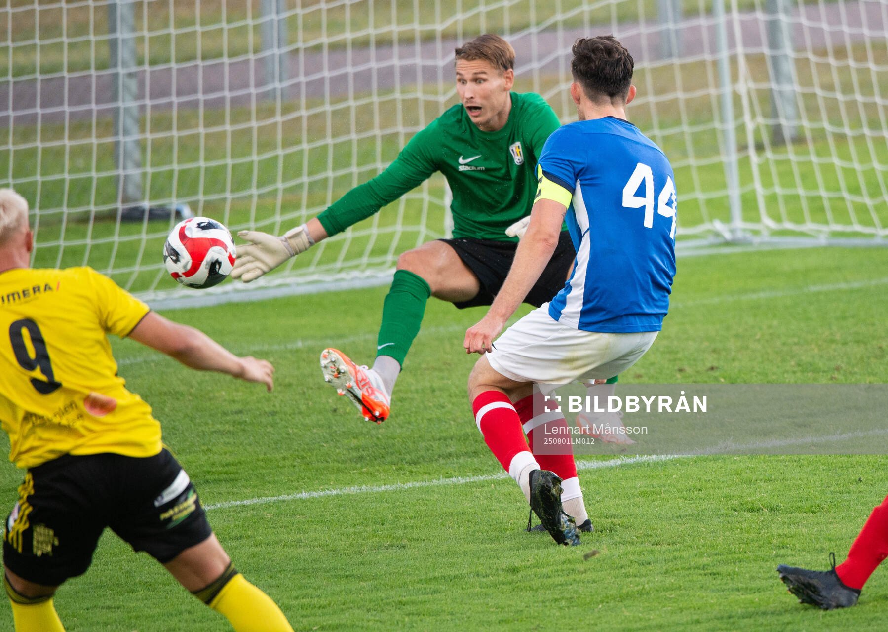 IFK Hässleholms Alexander Sjöström gör 1-0 bakom