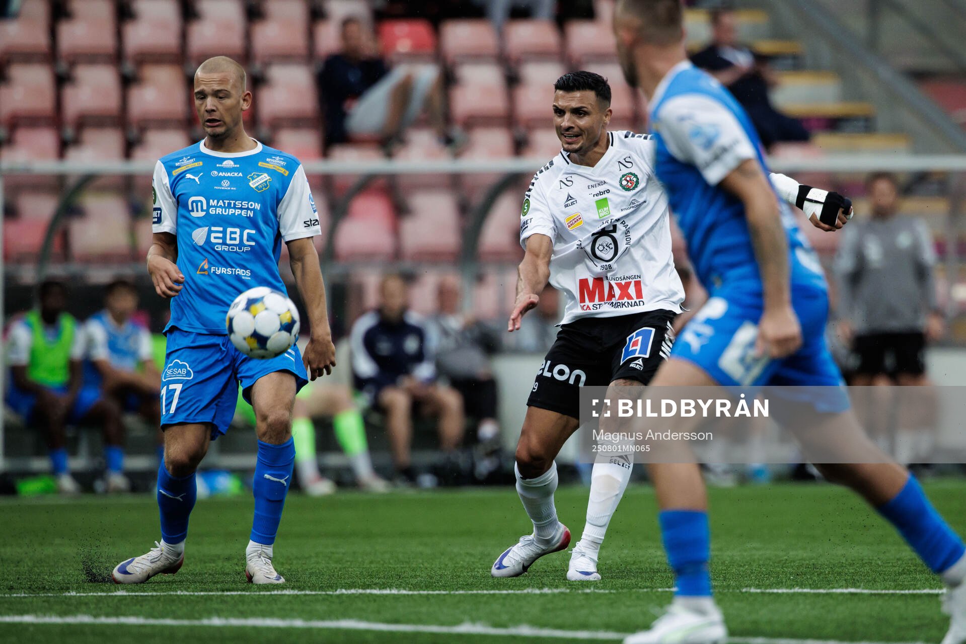 Oddevolds Olle Kjellman Olblad och Örebros Ahmed Yasin