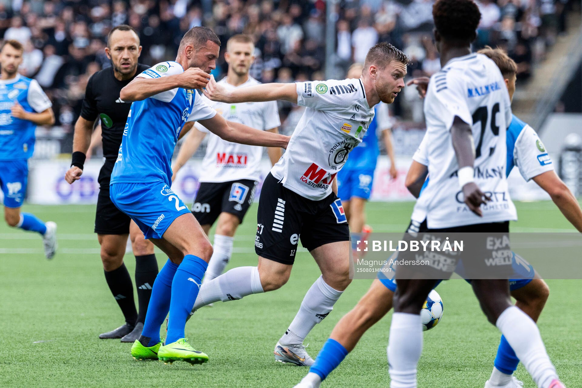 Oddevolds Albert Ejupi och Örebros Dino Salihovic