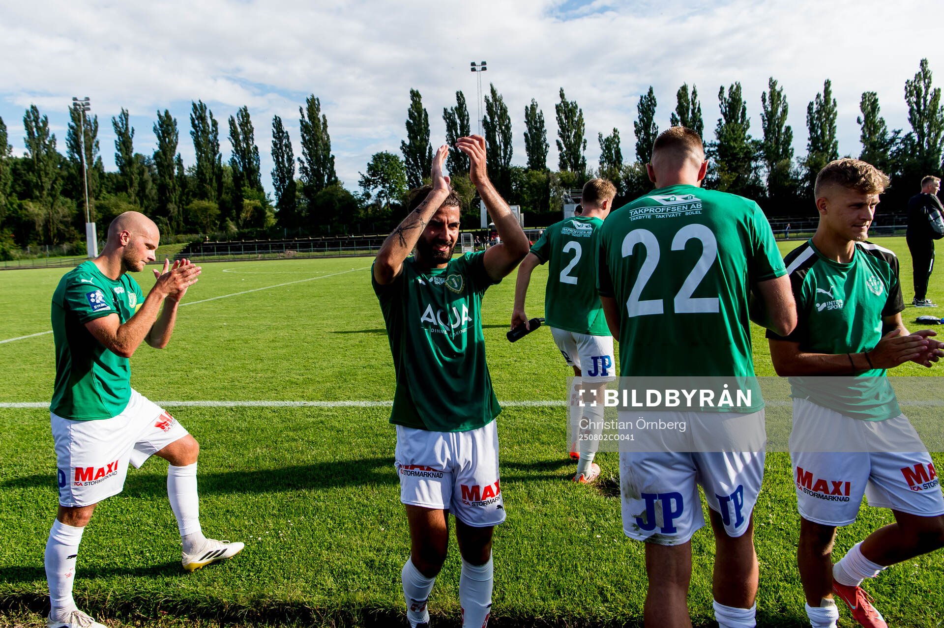 Jönköpings Södras spelare jublar