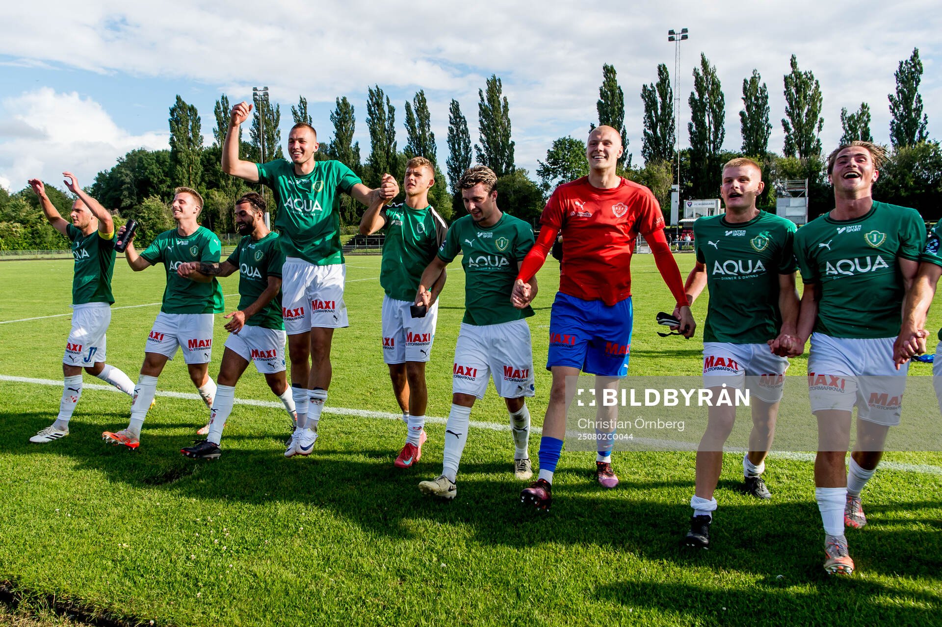 Jönköpings Södras spelare jublar