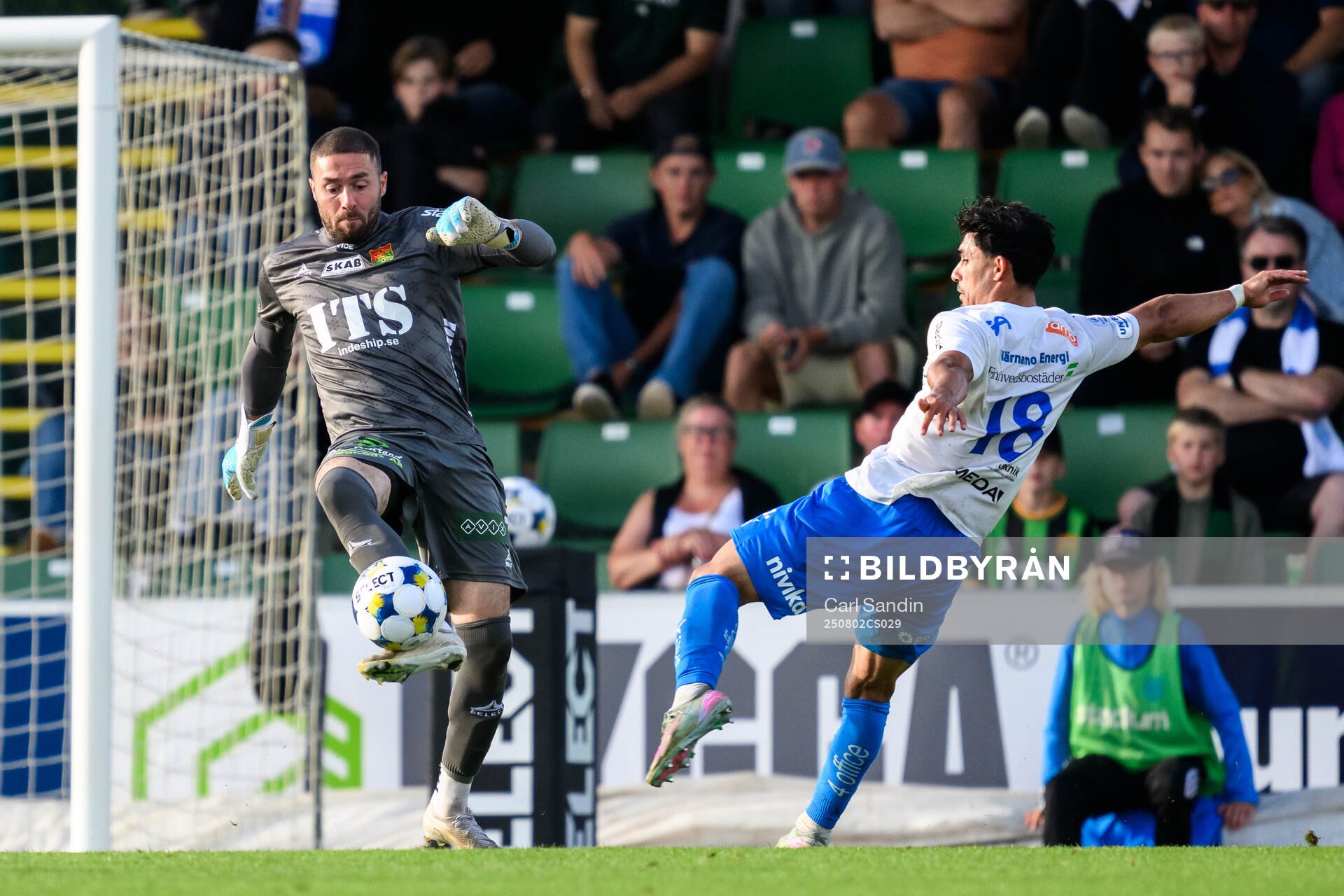 GAIS målvakt Mergim Krasniqi och Värnamos Mohammad