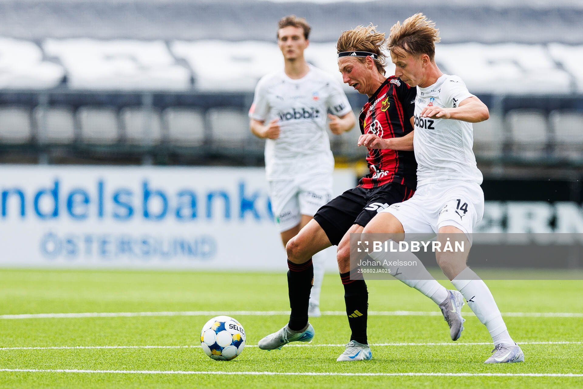 Östersunds Albin Sporrong och Helsingborgs Lukas Kjellnäs