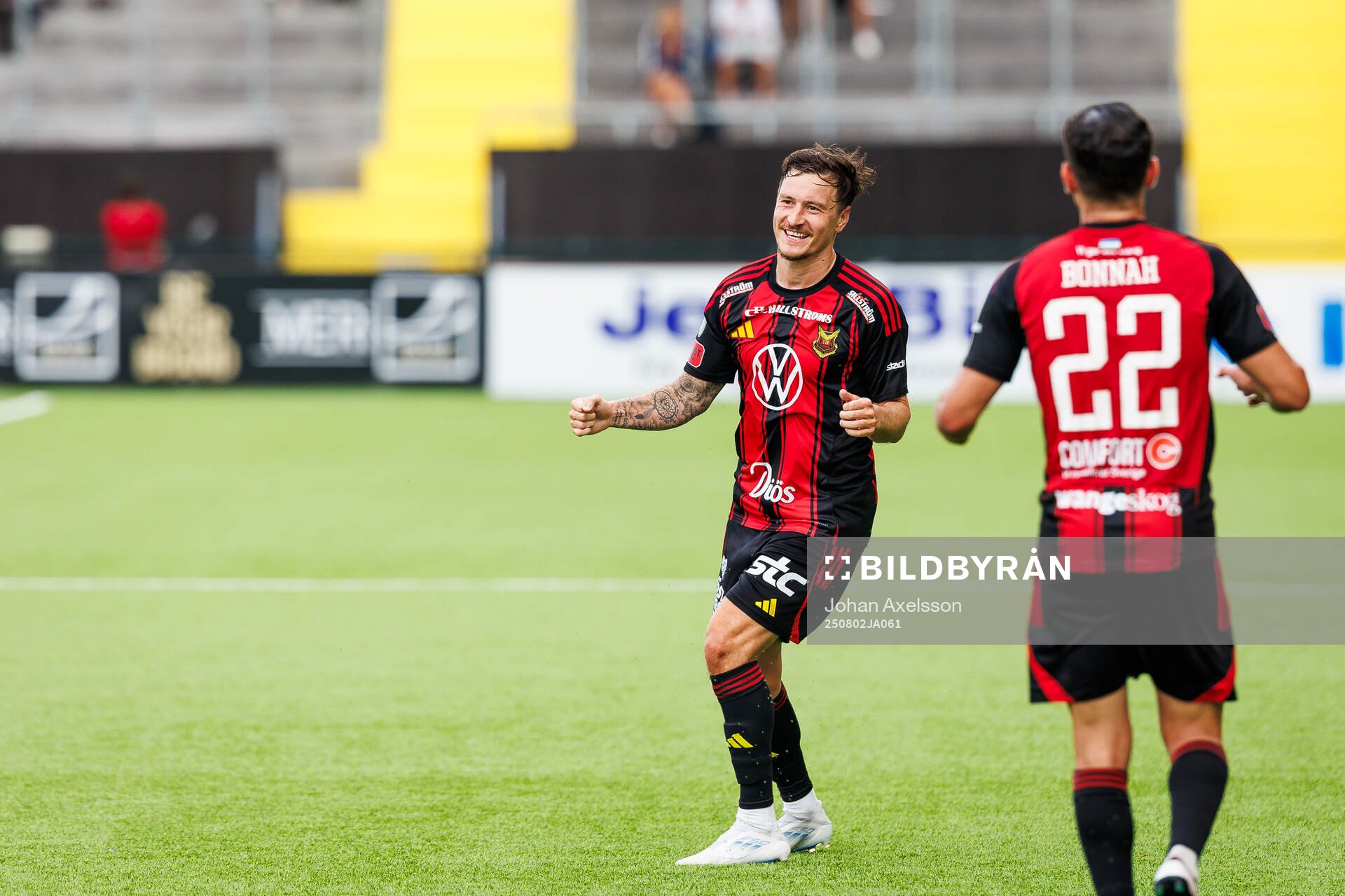 Östersunds Jamie Ryan Hopcutt jublar