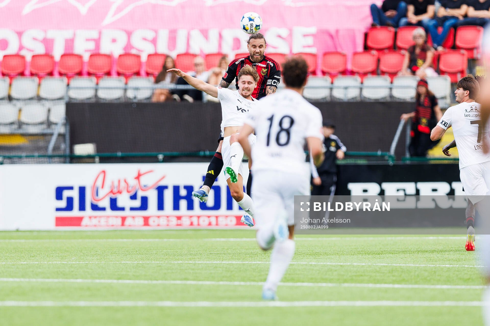 Helsingborgs Alexander Johansson och Östersunds Ali Suljic