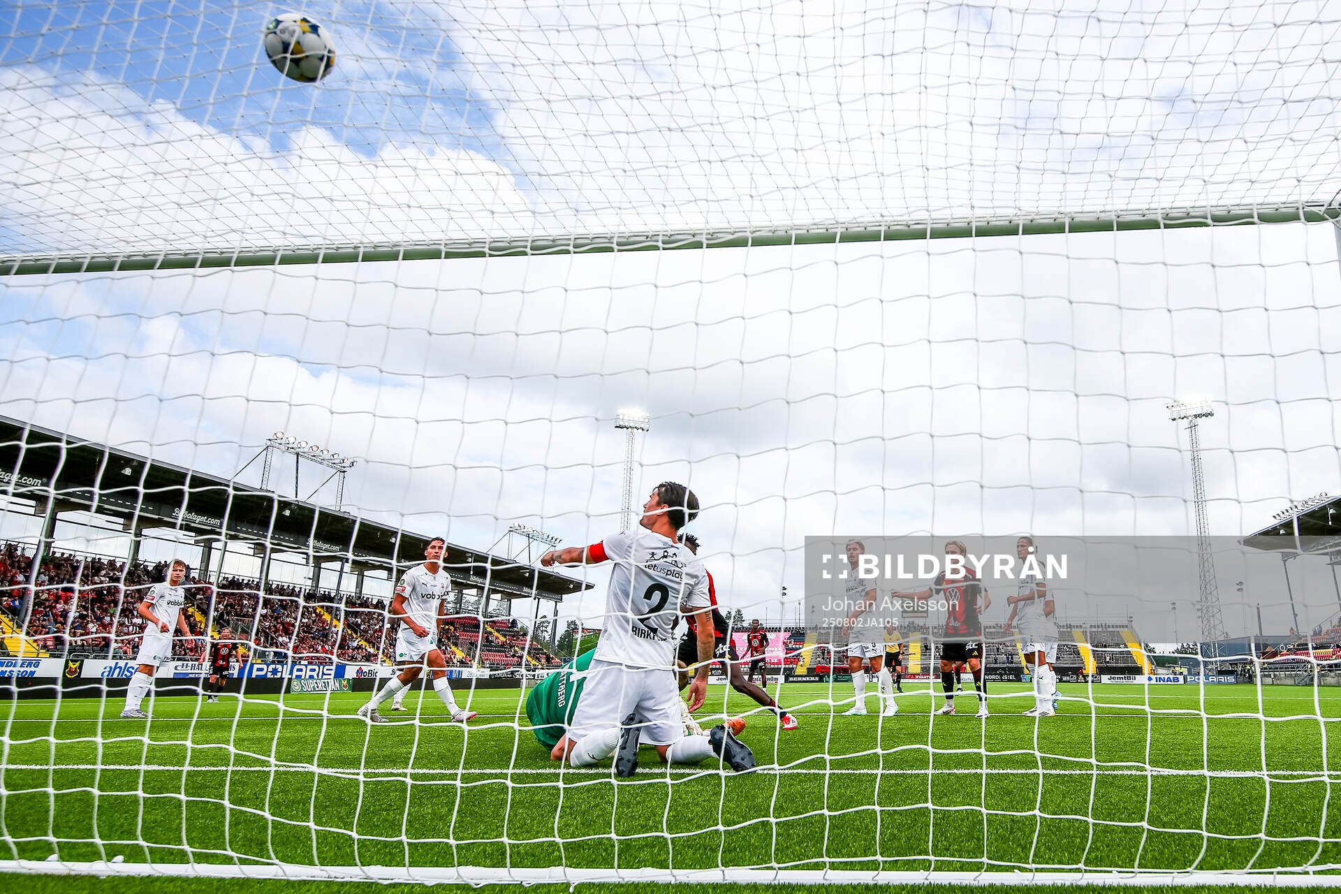 Östersunds Jamie Ryan Hopcutt (ej i bild) gör 2-2