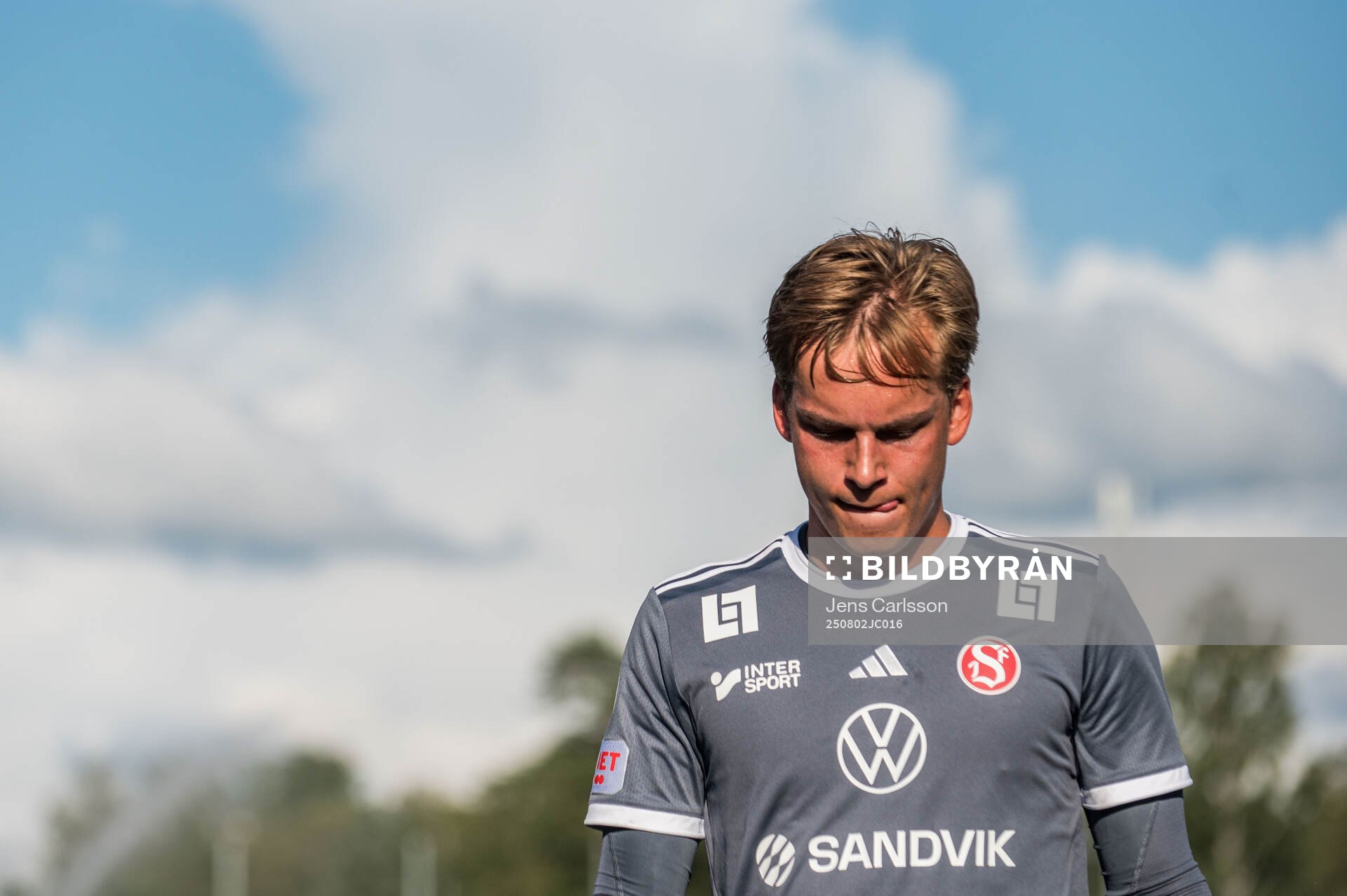 Sandvikens IFs målvakt Hannes Sveijer deppar