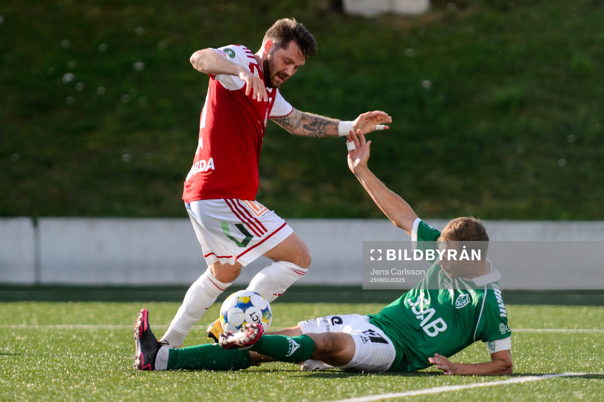 Sandvikens IFs Karl Bohm och Brages Alexander Zetterström