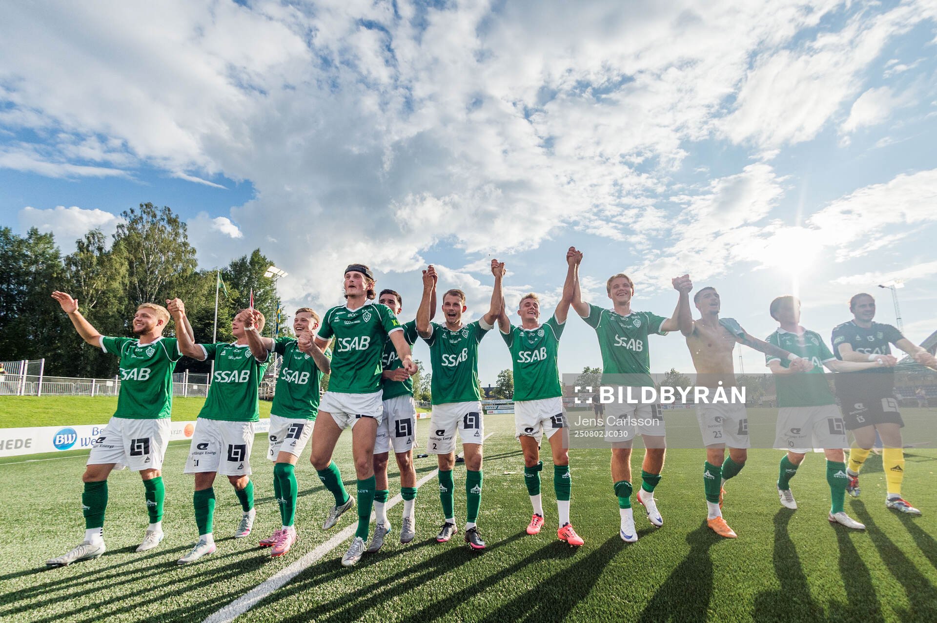 Brages spelare jublar